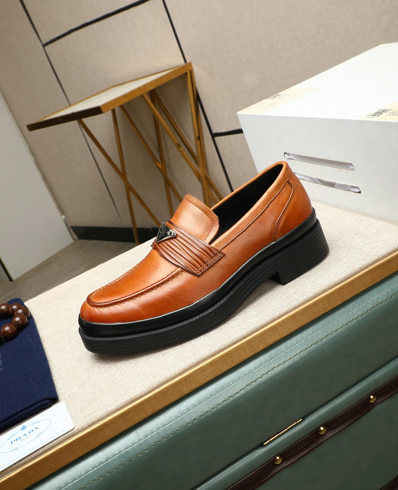 Men's men's shoes 💰540 (water-dyed cow leather) 📛📛PRADA high-end counter's latest formal business leather shoes 👔original and highest quality! Imported from Italy 🇮🇹 first-layer calfskin fabric ➕ cowhide lining Original outsole Formal size: 38➖44 (45 customized)